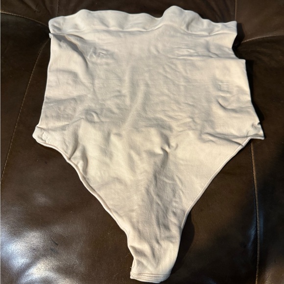 SEAMLESS SCULPT HIGH-WAISTED THONG SIZE 3XL - Picture 3 of 5